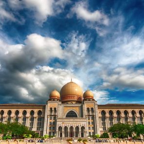 Putrajaya private day tour including boat ticket